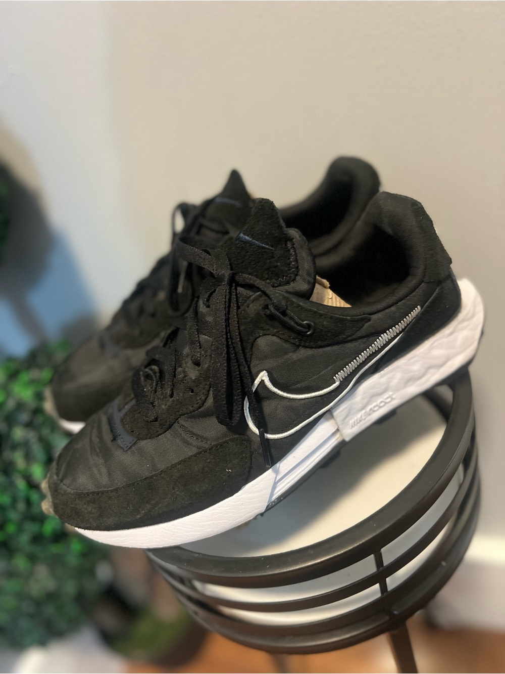 Nike Womens Shoes Black Size USA 9 UK 6.5 Fontanka Waffle